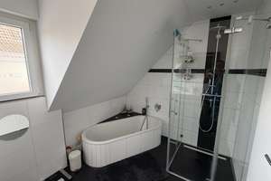 Modernes Wohnen: Möblierte Doppelhaushälfte mit Garten & Garage in Düsseldorf-Urdenbach – 40595 Urdenbach, Düsseldorf – Vorschaubild 38
