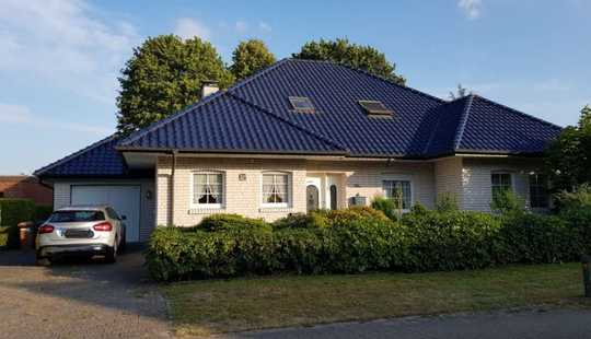 Bild von Provisionsfrei ! freistehendes Haus im Villenstil, ca. 211 m² Wf. + 758 m² Grundstück, Bj. 1996.