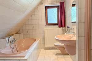 Gepflegtes Einfamilienhaus mit großem Garten und Doppelgarage in Dresden-Hellerau – Die vollständige Adresse der Immobilie erhältst du vom Anbieter., 1109 Hellerau/Wilschdorf, Dresden – Vorschaubild 10
