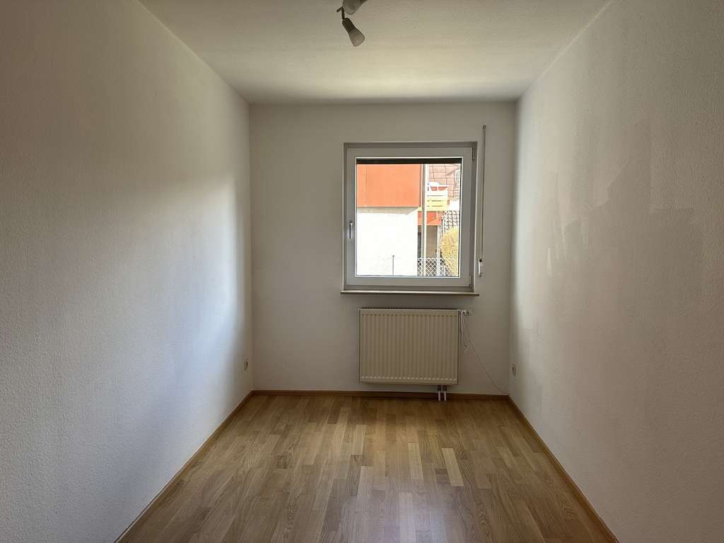 Immobilie in Ohmden - Attraktive 3-Zimmer-Erdgeschosswohnung mit Terrasse und Tiefgaragenstellplatz - Bild 4
