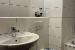 ERSTBEZUG nach Sanierung - Apartment mit Balkon ins Grüne – Königsberger Str. 68, 42277 Oberbarmen, Wuppertal – Vorschaubild 2