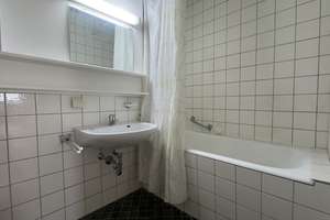 (Anfragen nur per eMail) -Ruhige und gepflegte Drei-Zimmer-Küche-Bad Wohnung  in Darmstadt-Wixhausen – In den Wingerten 1, 64291 Wixhausen, Darmstadt – Vorschaubild 8