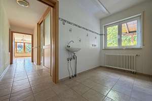 Großzügiges Zuhause. 8 Zimmer. 223 m².
Garten, Garage und 2 Stellplätze. Viel
Platz für Ihre Ideen – Die vollständige Adresse der Immobilie erhältst du vom Anbieter., 78244 Gottmadingen – Vorschaubild 10