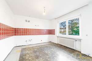**Herzlich Willkommen**
Große DHH in ruhiger Lage!
Haus m. Seele-m. Garten u. Ausbaupotenzial – Die vollständige Adresse der Immobilie erhältst du vom Anbieter., 81735 Waldtrudering, München – Vorschaubild 5