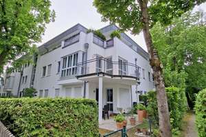 Elegante 2-Zimmer Wohnung mit privater Dachterasse in Bestlage, München-Solln (Malerwinkel)