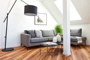Möbliertes 2 Zi. -Apartment mit Balkon, Klimaanlage, Nebenkosten alles inklusive – Gertrudisplatz 1, 40229 Düsseldorf – Vorschaubild 2