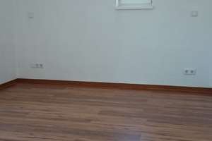 Gemütliche Dachgeschosswohnung mit Balkon und Fahrstuhl – Tauchaer Straße 79, 4349 Thekla, Leipzig – Vorschaubild 3