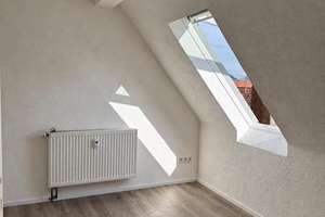 Frisch renovierte Dachgeschosswohnung mit neuer Küche – zentral in Albstadt-Ebingen – 72458 Albstadt – Vorschaubild 7