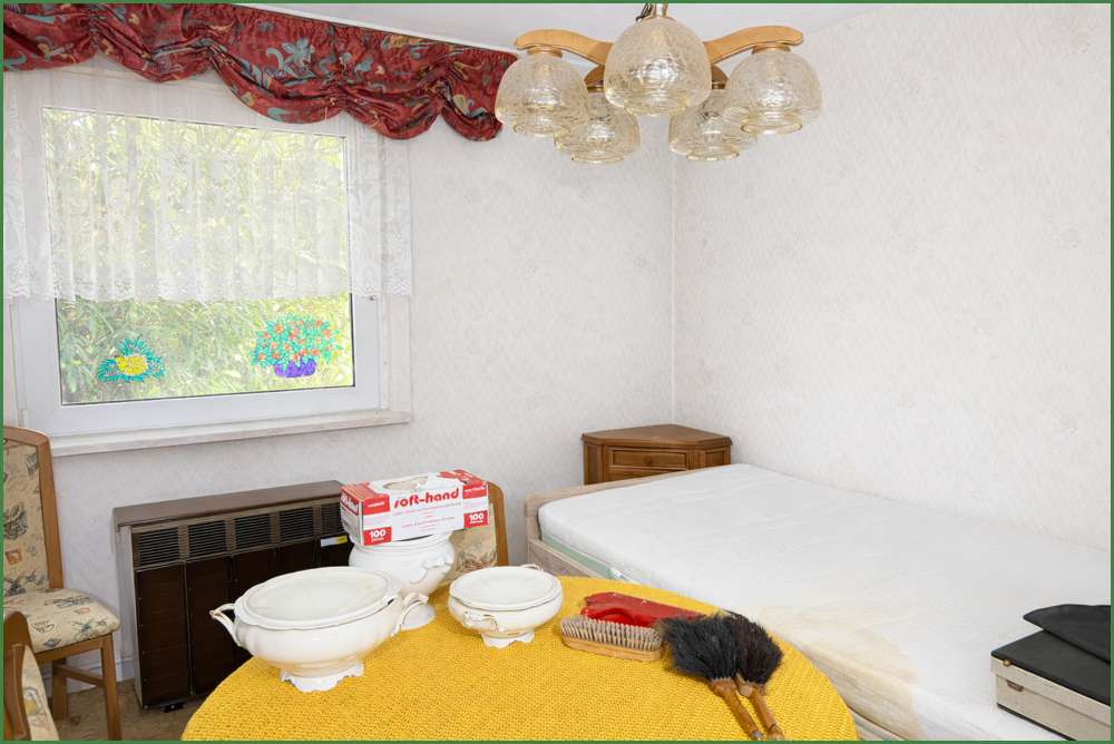 Immobilie in Burscheid - SANIERUNGSOBJEKT: DHH - Garagen - wohnliches Gartenhaus - in Burscheid - Hammerweg - Bild 4