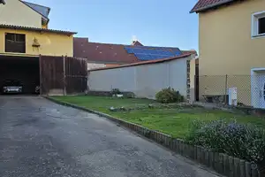 Geräumiges, günstiges und gepflegtes 6-Raum-Einfamilienhaus in Gaukönigshofen – Zehnthofstraße 8, 97253 Würzburg (Kreis) – Vorschaubild 2