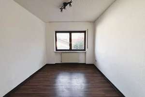 Gepflegtes freistehendes Einfamilienhaus mit viel Platz für die Familie mit Garage und Garten. – Die vollständige Adresse der Immobilie erhältst du vom Anbieter., 66571 Eppelborn – Vorschaubild 10
