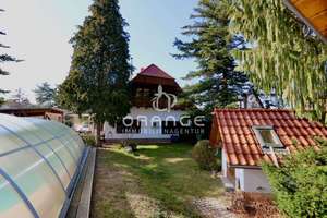 *** Zuhause für Generationen: Großes Grundstück mit zwei Häusern, Pool und Nebengelass ***