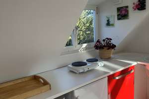 Möblierte 65  m² Dachwohnung mit Balkon in München-Sendling-Westpark, nur an eine Person – Waxensteinstrasse 34, 81377 Am Waldfriedhof, München – Vorschaubild 11