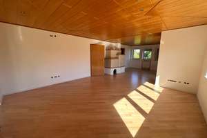 Maisonettewohnung mit Hauscharakter, Rollstuhl-Aufzug, Doppelgarage und großer Dachterrasse