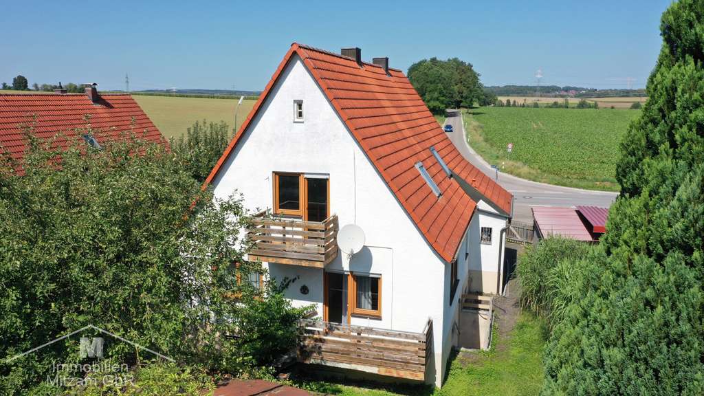 Einfamilienhaus mit Doppelgarage in herrlicher Naturlage am Ortsrand von Oberhaunstadt