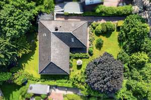 Bremen-Oberneuland: großzügiges freist. Einfamilienhaus mit 5 Zimmern, großem Grundstück und Garage – Die vollständige Adresse der Immobilie erhältst du vom Anbieter., 28355 Oberneuland, Bremen – Vorschaubild 8