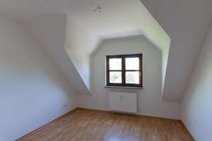 3,5-Zimmer-Maisonette-Wohnung mit Balkon und Tiefgarage in Ingolstadt-Nord! – Die vollständige Adresse der Immobilie erhältst du vom Anbieter., 85055 Nordost, Ingolstadt – Vorschaubild 3