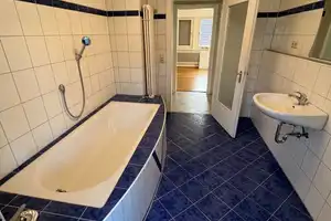 Kirchheim-Paradiesle: Wohnen in bester Lage - stilvolles EFH mit hohen Decken und viel Platz! – Esslingen (Kreis) – Vorschaubild 17