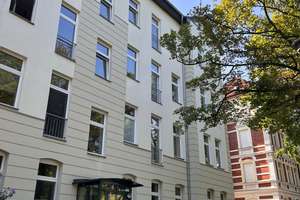 Sanierte lichtdurchflutete  2-Zimmer-Wohnung mit Balkon in der Brühlervorstadt