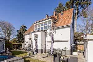 Doppelhaushälfte 115qm in Lichterfelde Ost mit 3,5 Zimmer, ausgebautem Dachgeschoss und Wohn-Keller – Die vollständige Adresse der Immobilie erhältst du vom Anbieter., 12209 Lichterfelde, Berlin – Vorschaubild 3