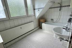 2 1/2 Raum, Helle Dachgeschoss 2 1/2 R. Wohnung in ruhiger Lage. – Die vollständige Adresse der Immobilie erhältst du vom Anbieter., 46119 Osterfeld-Ost, Oberhausen – Vorschaubild 4