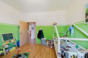 Attraktives Zweifamilienhaus mit zwei Wohneinheiten und vier Stellplätzen – Die vollständige Adresse der Immobilie erhältst du vom Anbieter., 86633 Neuburg an der Donau – Vorschaubild 6