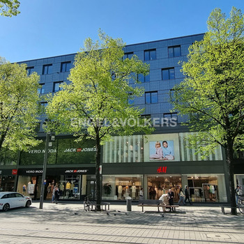 ATTRAKTIVE BÜROFLÄCHEN DIREKT AUF DEN PLANKEN