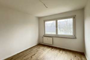 3-Raum-Wohnung, Balkon, Top-Einbauküche + Fernseher geschenkt – Wolgograder Allee 62, 9123 Hutholz, Chemnitz – Vorschaubild 5
