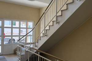 renovierte komfortable 2-Zimmer-Wohnung mit Aufzug, Balkon und Stellplatz in zentraler Lage  – Hofstraße 1, 40723 Hilden – Vorschaubild 2