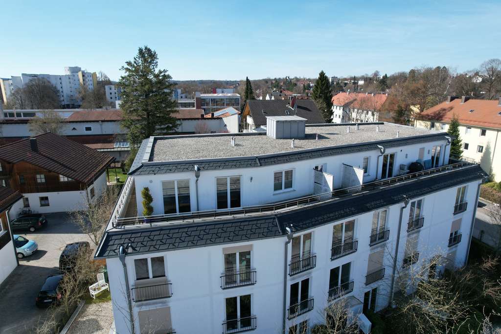 Exklusive 3,5 Zimmer Penthousewohnung mit 51 qm Dachterrasse in Gauting