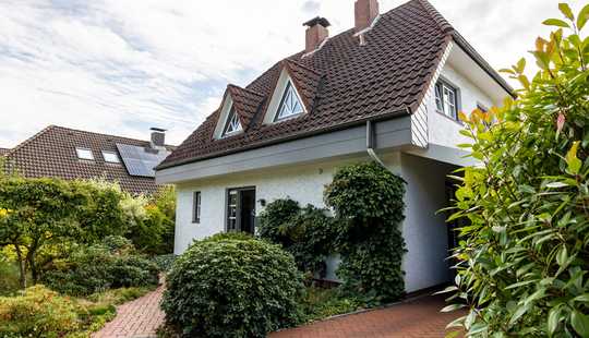 Bild von *** ländliches WOHNAMBIENTE im MODERNEN GEWAND - GARTEN, SCHAF und GLASFASER ***