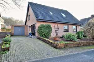 Freistehendes Einfamilienhaus mit Garage in Waldnähe – Die vollständige Adresse der Immobilie erhältst du vom Anbieter., 47533 Kleve – Vorschaubild 1