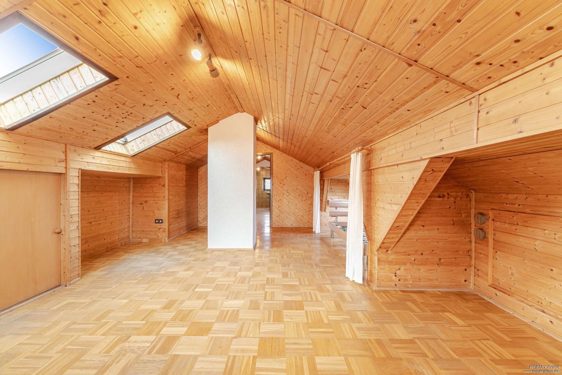 Immobilie in Grafing bei München - Haus der vielen Möglichkeiten in Grafing. Zwei- oder mögliches Mehrfamilienhaus mit Perspektive - Bild 3