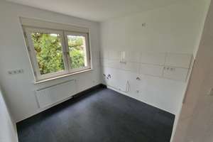 Erstbezug nach Renovierung ...
Charmante, modernisierte 3-Zimmer-Eigentumswohnung mit Balkon – Die vollständige Adresse der Immobilie erhältst du vom Anbieter., 90471 Rangierbahnhof-Siedlung, Nürnberg – Vorschaubild 7