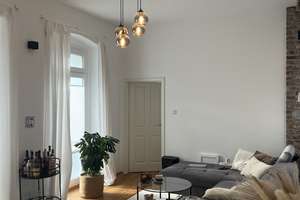 Helle, lichtdurchflutete, großzügig geschnittene 3-Zimmer-Wohnung mit Balkon in Düsseldorf – 40472 Rath, Düsseldorf – Vorschaubild 2