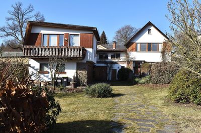 Handwerklich  geschickte Hausherren gesucht - Vielseitig nutzbares Wohnhaus in reizvoller Umgebung