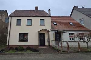 Einfamilienhaus mit großem Grundstück und Nebengelass in Fehrbellin – Die vollständige Adresse der Immobilie erhältst du vom Anbieter., 16833 Fehrbellin – Vorschaubild 1