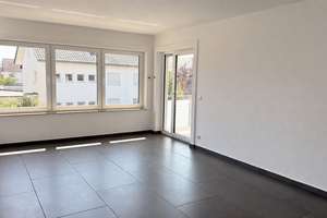 Provisionsfrei: Helle 3-Zimmer-Wohnung mit Loggia, Fußbodenheizung & Stellplatz in Hügelsheim
