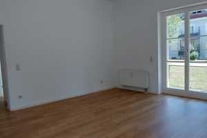 In ruhiger Lage befindet sich diese 2 Zimmer Wohnung. Anmietung eines separaten Stellplatzes! – Heinz-Bongartz-Str. 14B, 1239 Dresden – Vorschaubild 4
