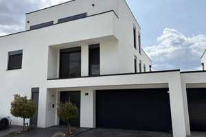 elegante Stadtvilla (Baujahr 2021) mit großer Garage u. Einliegerwohnung inkl. hochwertiger Küchen – Herford (Kreis) – Vorschaubild 2