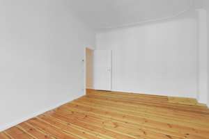 70 m² Altbauwohnung plus 45 m² Dachstudio – 115 qm nutzbare Fläche für kreative Nutzung – Die vollständige Adresse der Immobilie erhältst du vom Anbieter., 10715 Wilmersdorf, Berlin – Vorschaubild 9