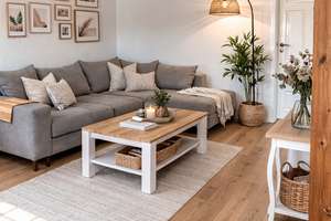 Zum Selbstbezug! Sanierte 3- Raum-Wohnung mit Parkett, Balkon und Wannenbad im Herzen der KTV