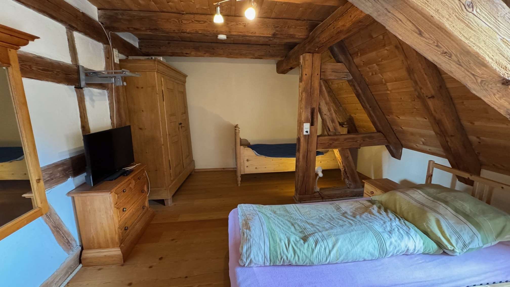Immobilie in Eutingen im Gäu - Saniertes Wohnhaus mit Charme, Garage, großer Scheune und viel Platz für die Familie - Bild 3