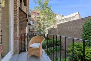 BEL ÉTAGE! 4-Room Historic Apartment - 2 Balconies, Fitted Kitchen & Wellness Oasis *13-Min to Clay* – Die vollständige Adresse der Immobilie erhältst du vom Anbieter., 65185 Mitte, Wiesbaden – Vorschaubild 12
