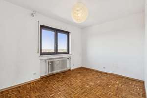 Helle, sehr gepflegte 4-Zimmer-Wohnung mit Balkon und Turmbergblick in Karlsruhe-Grötzingen – Bruchwaldstraße 60, 76229 Grötzingen, Karlsruhe – Vorschaubild 6