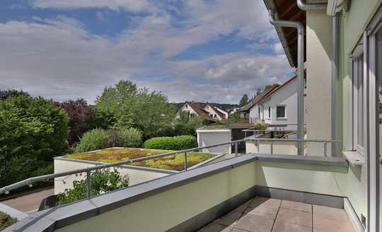 Ihr neuer Lebensmittelpunkt: Reihenmittelhaus mit Terrasse, Balkon und Garage