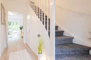 Sofort einziehen ins eigene Zuhause - Reihenmittelhaus in Kornburg – Die vollständige Adresse der Immobilie erhältst du vom Anbieter., 90455 Kornburg, Worzeldorf, Nürnberg – Vorschaubild 2