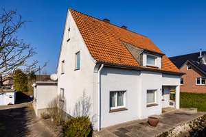 Familienfreundlich in guter Wohnlage! 
Zweifamilienhaus mit Potenzial – Die vollständige Adresse der Immobilie erhältst du vom Anbieter., 33689 Sennestadt, Bielefeld – Vorschaubild 3