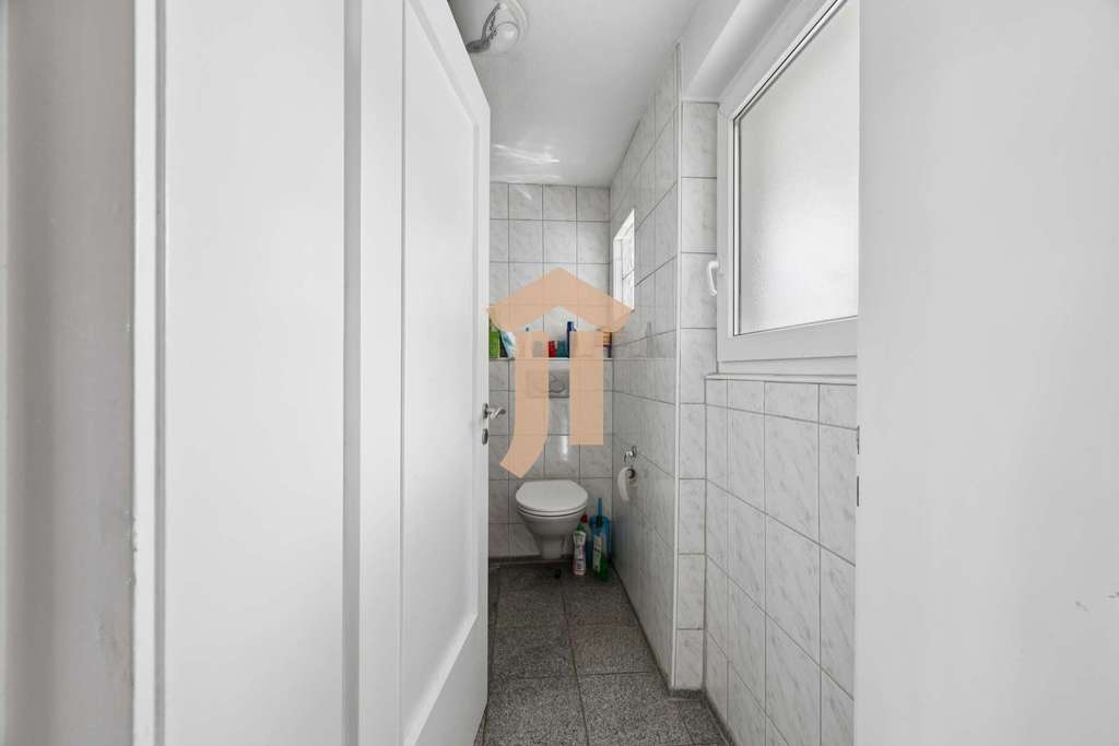 Immobilie in Ellhofen - 3 Mehrfamilienhaus mit Potential in Ellhofen sucht neuen Eigentümer - Bild 3