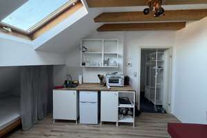Helle, frisch renovierte und voll möblierte 1-Zimmer-Dachgeschosswohnung mit Zusatzraum – Hofgartenweg 4, 93051 Kumpfmühl-Ziegetsdorf-Neuprüll, Regensburg – Vorschaubild 7